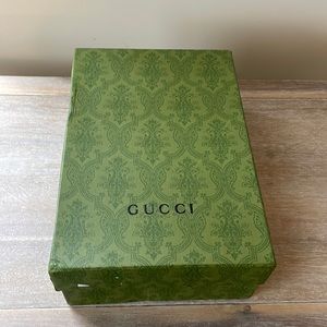 Gucci green shoe box with tissue paper included